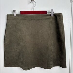 Max Studio, Olive Green Faux Suede Mini Skirt, Large